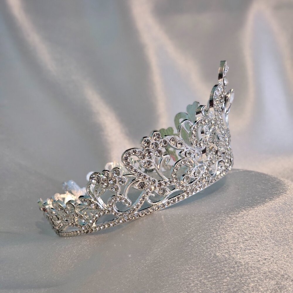 Small Rhinestone Crown - Picture 3 of 4